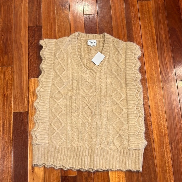 ⭐️ New FRNCH Tamara Sweater Vest Top Size Large - Picture 3 of 6